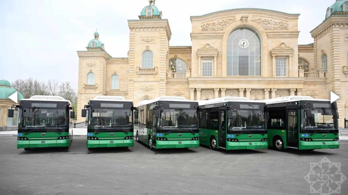 Ірпінь отримує підтримку: 5 електроавтобусів від Азербайджану