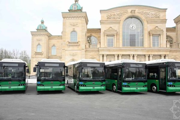 Ірпінь отримує підтримку: 5 електроавтобусів від Азербайджану