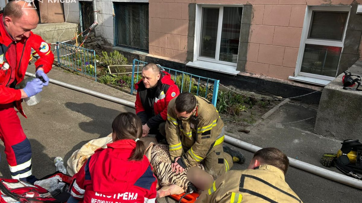Трагедія на Подолі: жінка загинула при пожежі у п’ятиповерхівці
