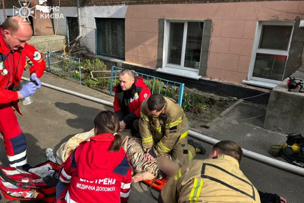 Трагедія на Подолі: жінка загинула при пожежі у п’ятиповерхівці