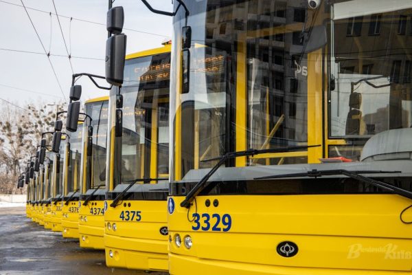 Зміни в руху автобусів та тролейбусів у Києві через ярмарки