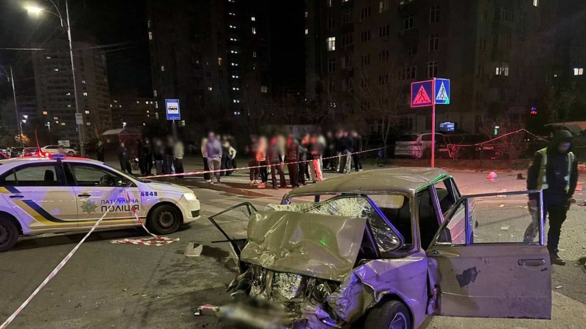 ДТП у Києві: п’яний водій протаранив авто з підлітками