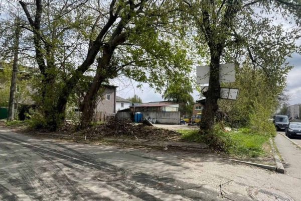 Київ: прокуратура повернула громаді землю на Оболоні