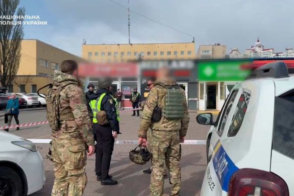 Загроза вибухівкою в аптеці на Оболоні: як розгорталися події в Києві