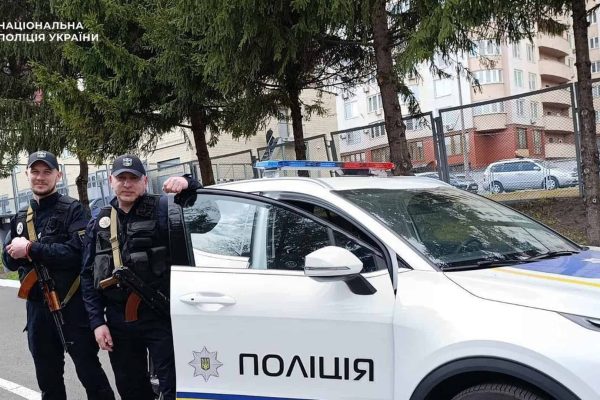Київ: поліцейські повернулися до служби після атаки в Оболоні