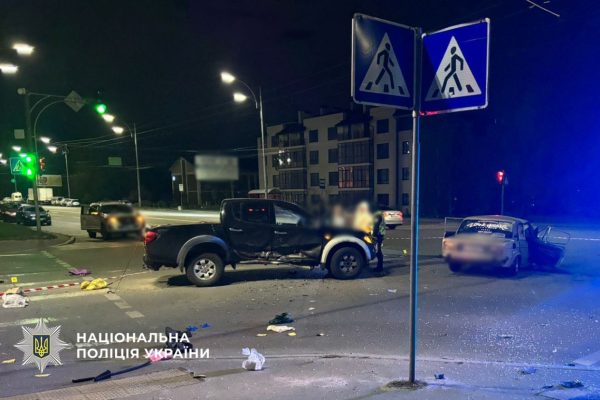 Трагедія в Києві: нетверезий водій врізався в УАЗ, загинув 17-річний хлопець