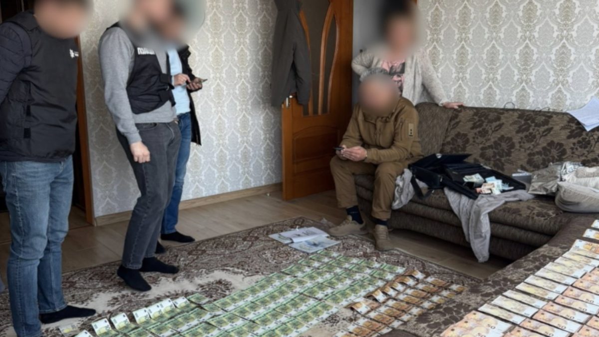 Поліція проводить обшуки у представників ТЦК у 16 регіонах України