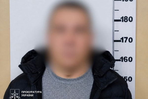 Шахрайство у Києві: як чоловік вивів гроші пенсіонерки через ломбард