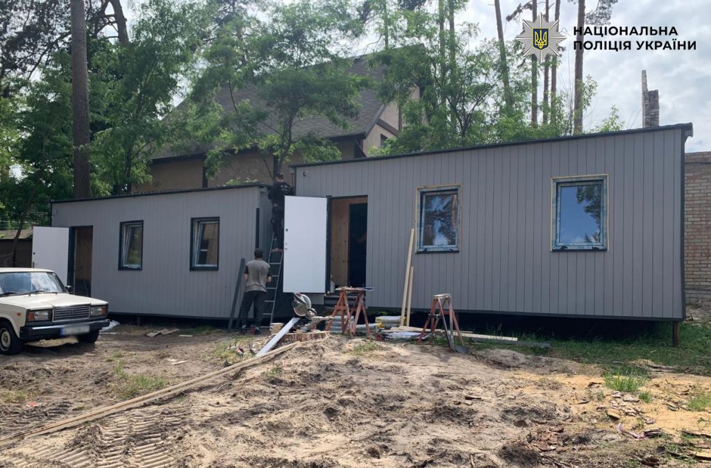 Київ: поліція викрила привласнення благодійних коштів під час зведення модульних будинків