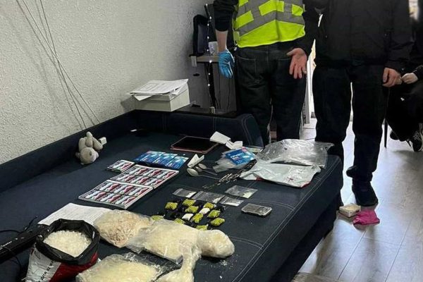 Поліція Києва викрила студентську пару, що продавала наркотики на 3 млн грн