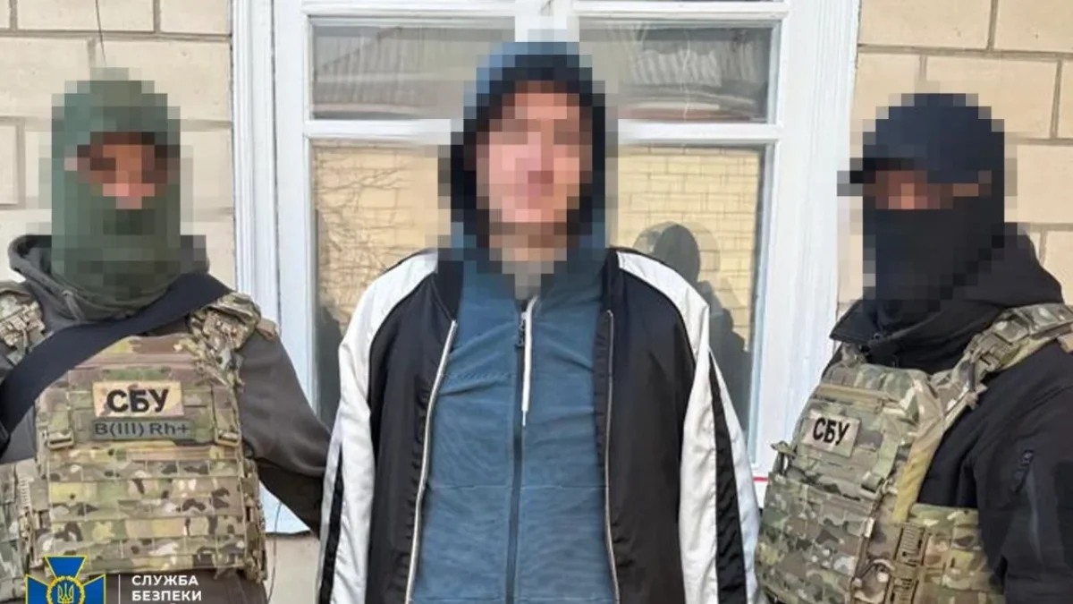 У Києві затримали агента ФСБ, який підпалював авто військових