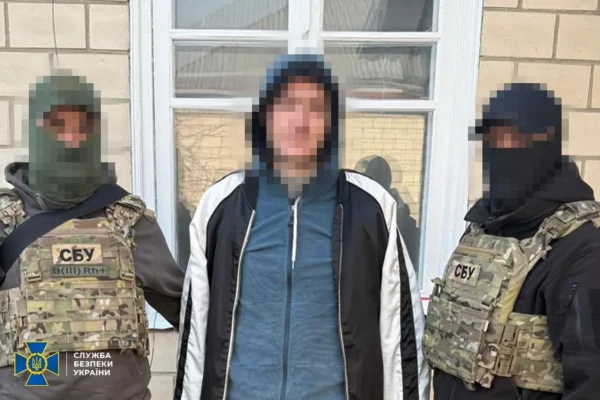 У Києві затримали агента ФСБ, який підпалював авто військових