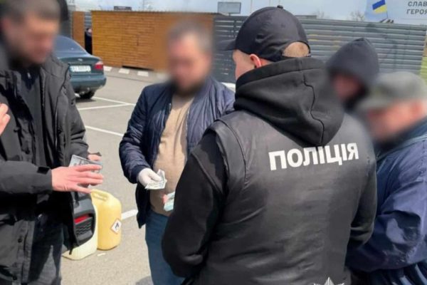 Керівника лісництва Київщини затримали за хабар у $27 000