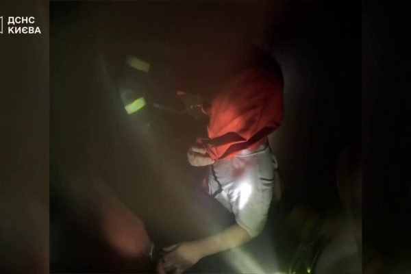 Пожежа у Києві: врятували 10 осіб на вулиці Якуба Коласа