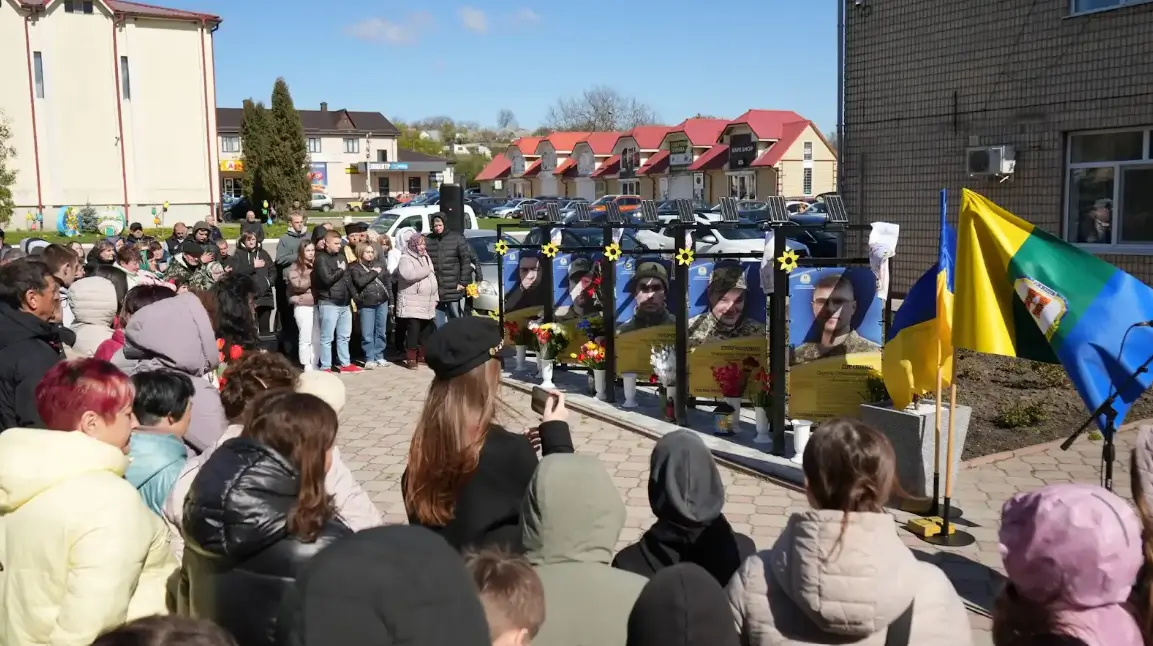 У Києві вшанують пам’ять загиблих захисників: відкрили Стели пам’яті