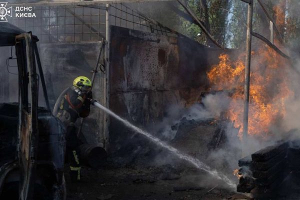 Пожежа у Києві: склад на Хоткевича горів 19 хвилин