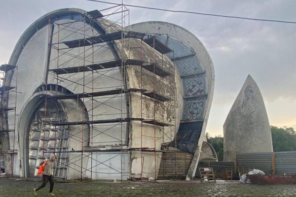Київ: поліція розслідує розтрату понад 630 млн грн на ремонтах кладовищ