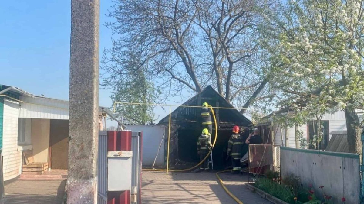 Трагедія в Узині: пожежа в гаражі забрала життя 77-річного чоловіка