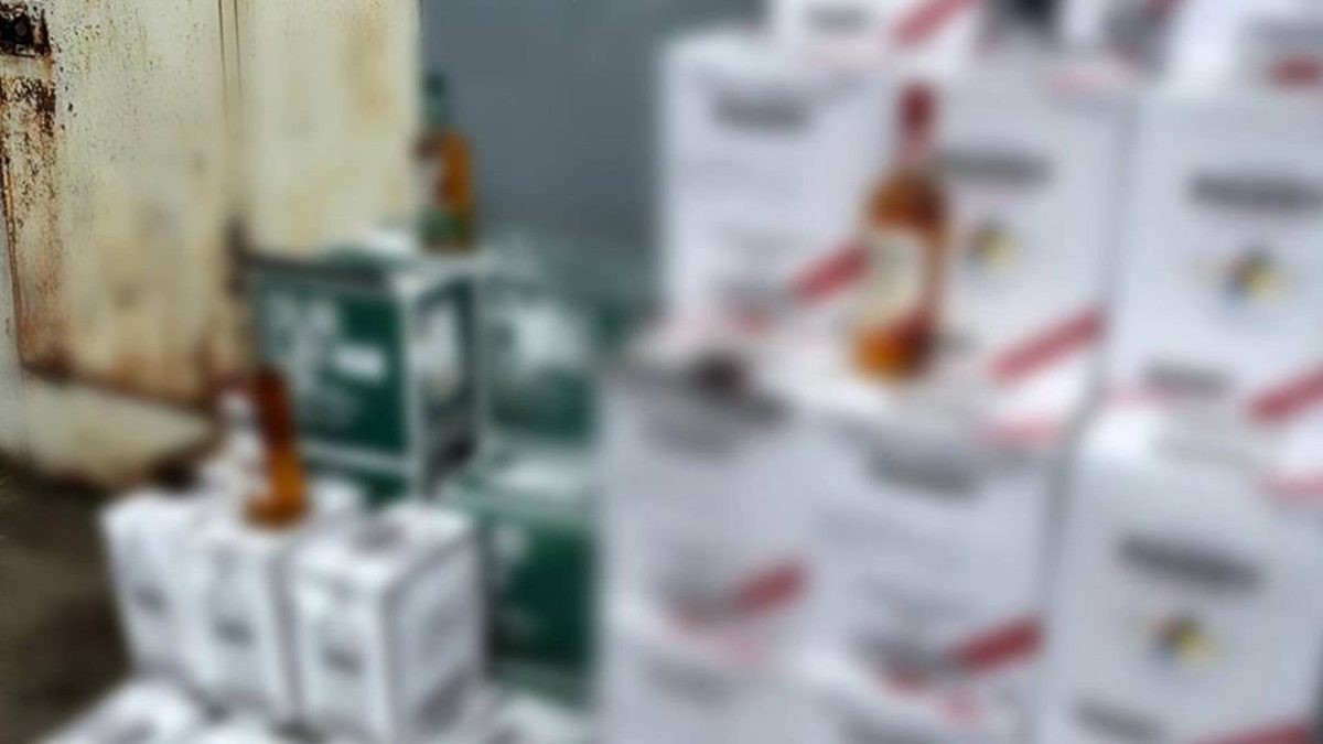Київ: викрита схема контрабанди алкоголю через дипломатів на 4 млн грн