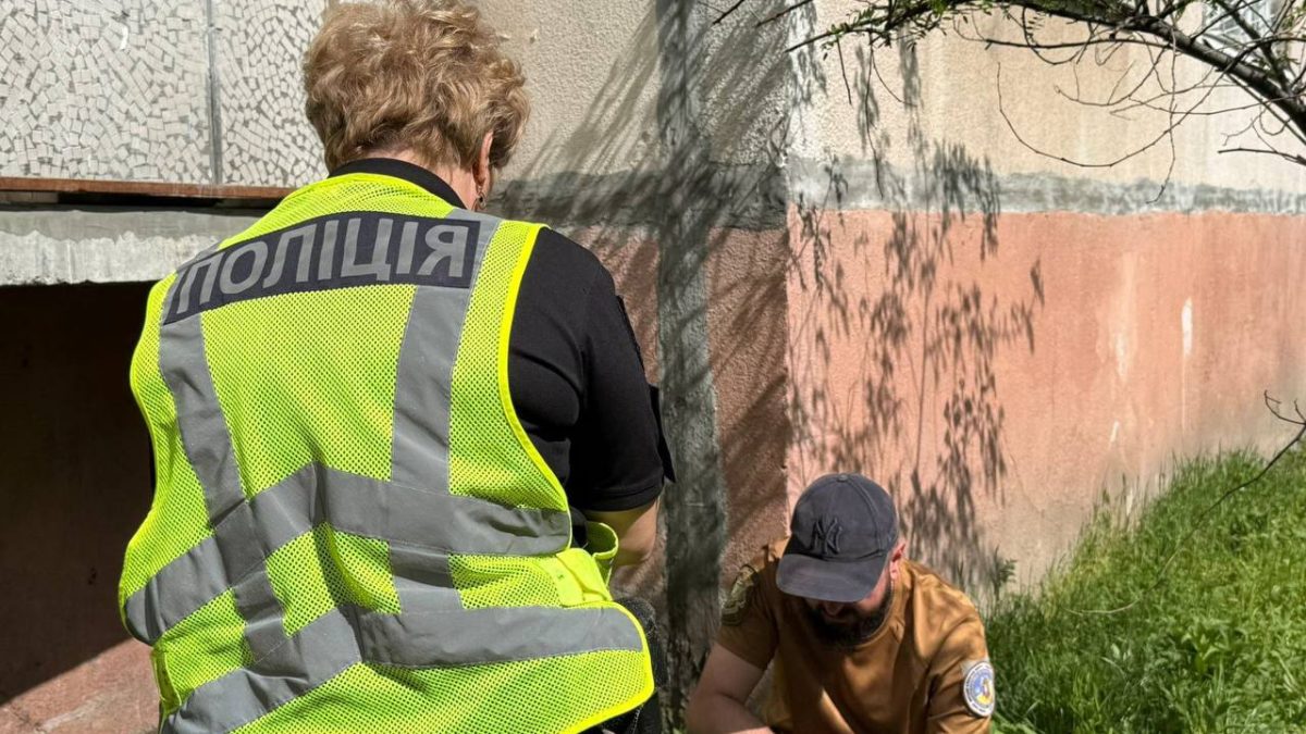 Трагедія в Києві: чоловік випав з 11-го поверху