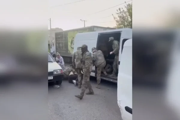 Напад у Дніпрі: перехожі закидали каміннями групу оповіщення ТЦК